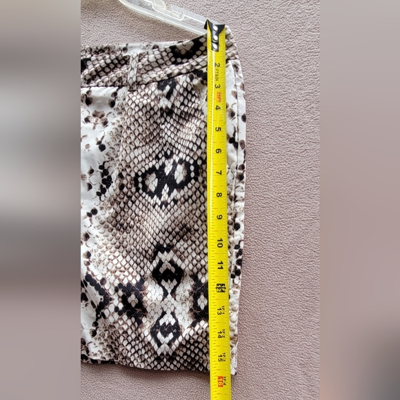 Worthington Women's Snake Print Shorts Size 10 Modern Fit Pre-Owned - Picture 8 of 10